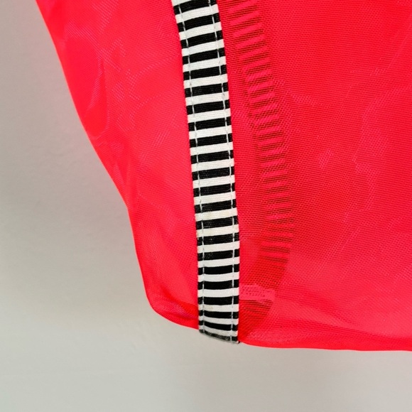 VICTORIA’S SECRET Women’s Bright Pink Mesh Weekender Tote Logo Sand Free 20” - Picture 3 of 7